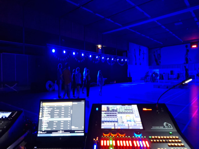 TPG-AV heeft de verlichting aangelegd en verzorgd in de sporthal in Rolde voor de jubileumshow van G&A